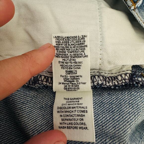 We The Free Cut Off Jean Shorts Womens Size 29 Denim Blue Lightwash Mid Rise - Picture 7 of 10